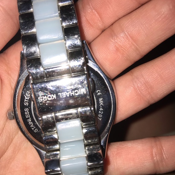 Authentic Michael kors watch. silver & aqua. - Picture 3 of 8